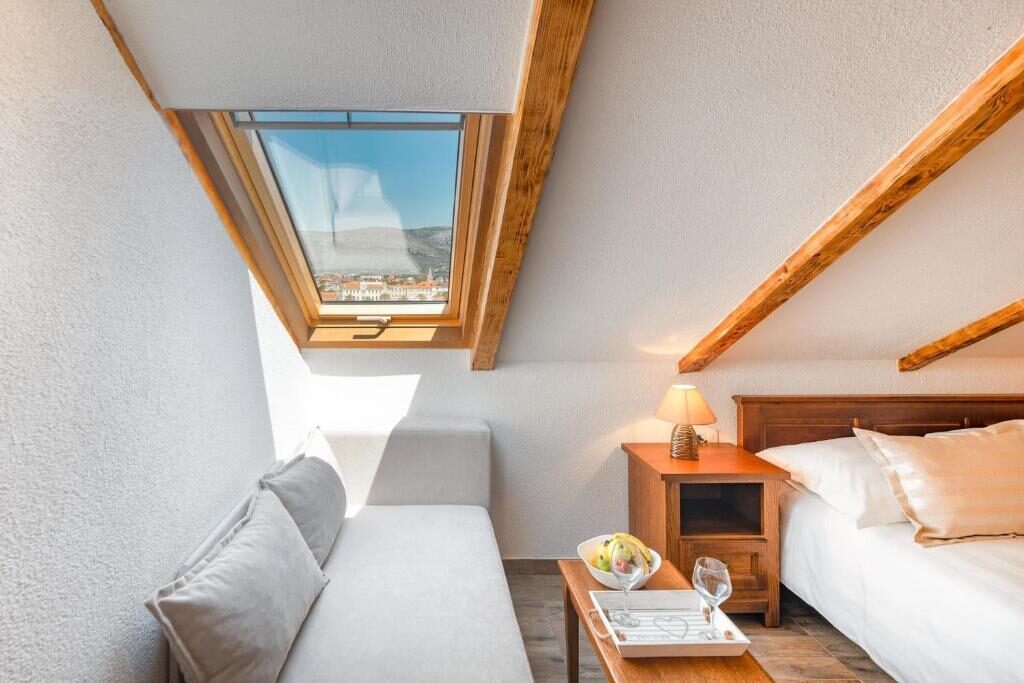 Triple Room - Attic at Villa Trau d`oro, Trogir